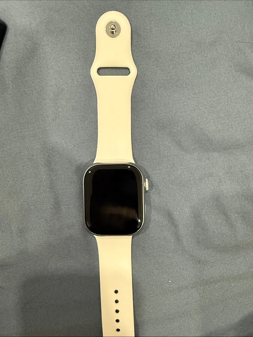 Apple Smartwatch in White with Silver Case